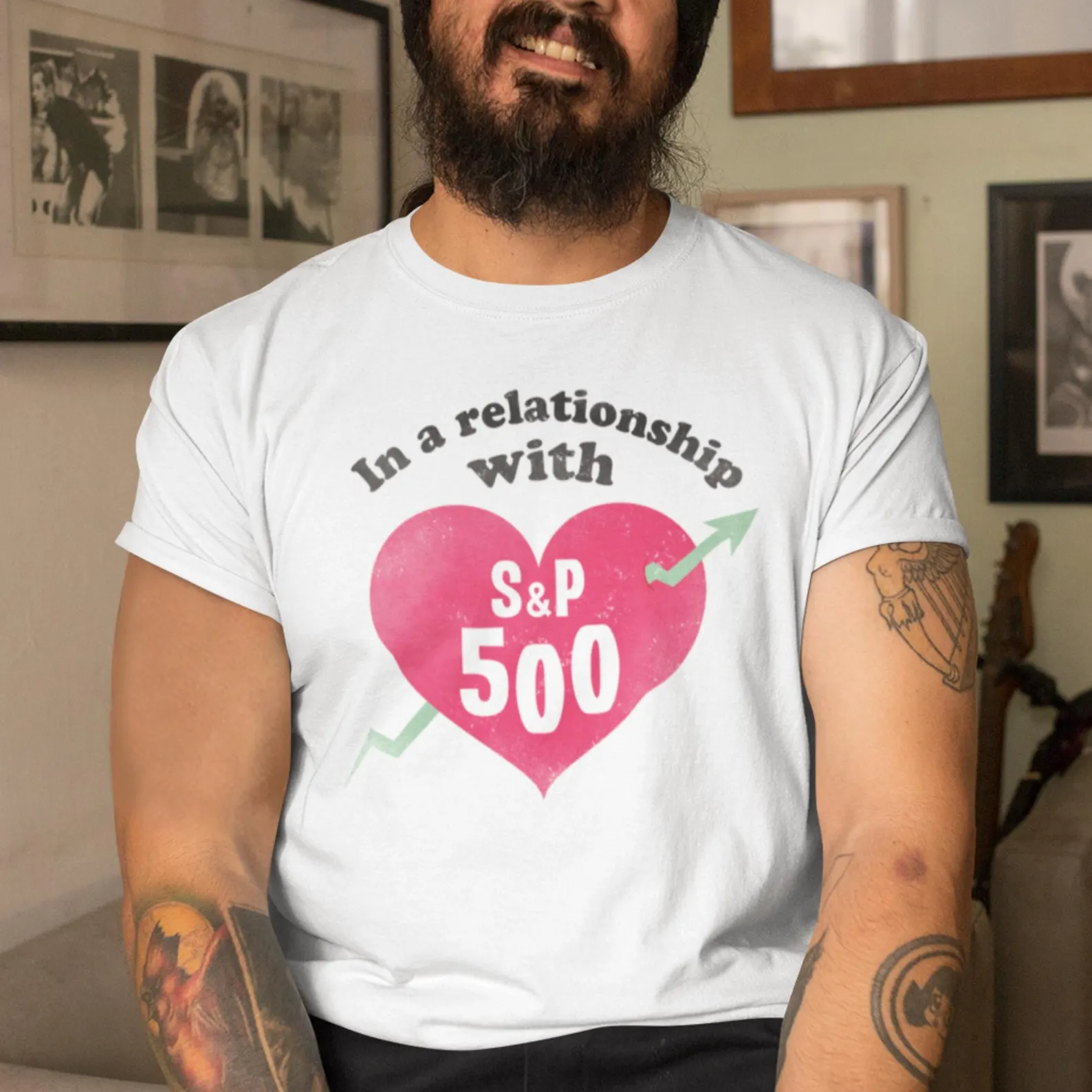 In a Relationship with S&P 500 T-Shirt - Imagen 3